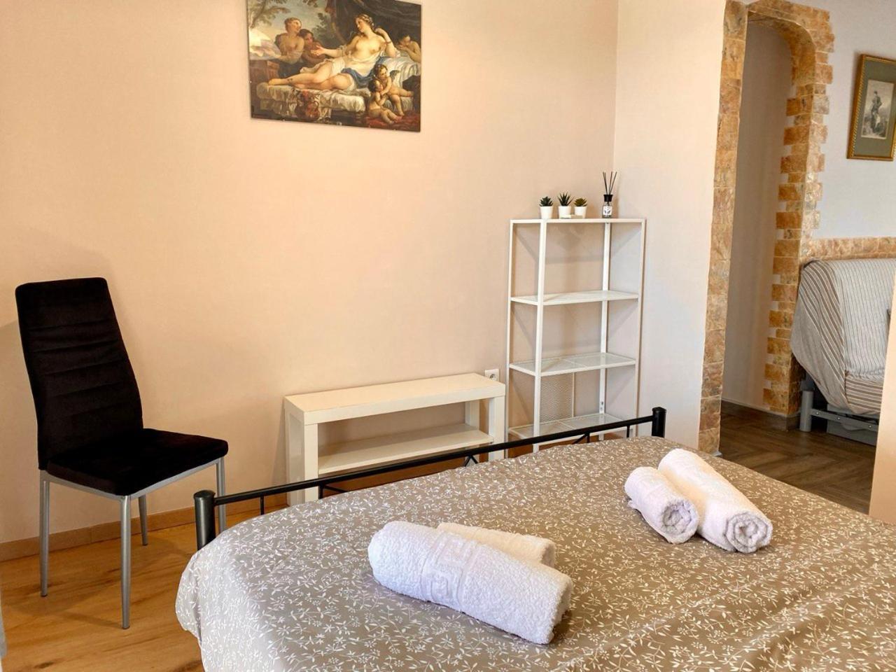 Appartamento Charming Flat With An Amazing View Atene Esterno foto